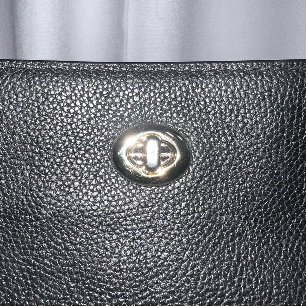 Coach 57107 Pebbled Leather Turnlock Tote Bag Black | READ - Picture 6 of 8